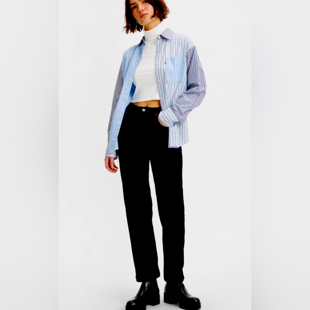 Levi’s Ribcage Straight Jeans in Black Sprout, size 23, inseam 27”